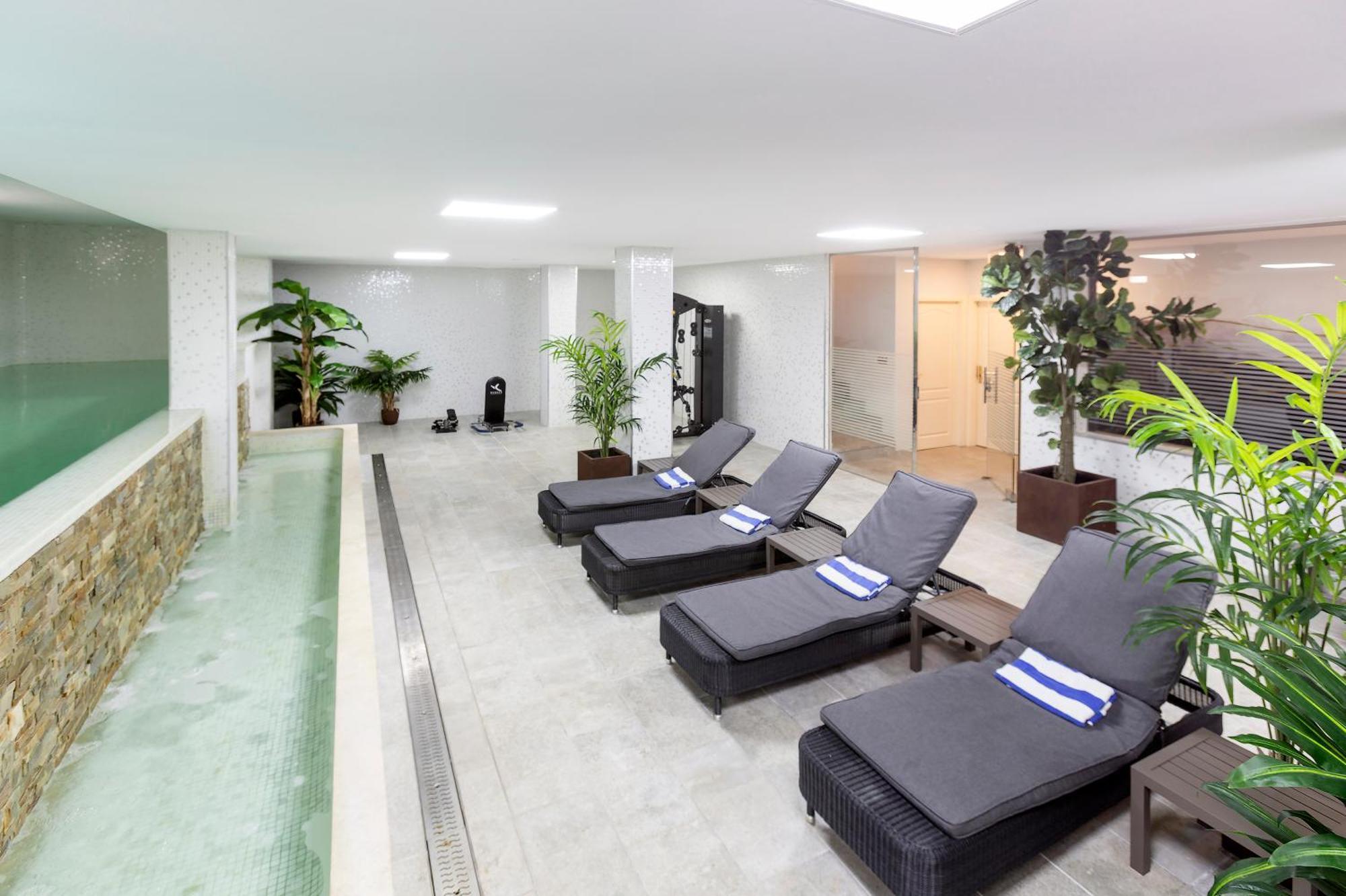 Villa Molineros - 8 Bedroom Marbella
